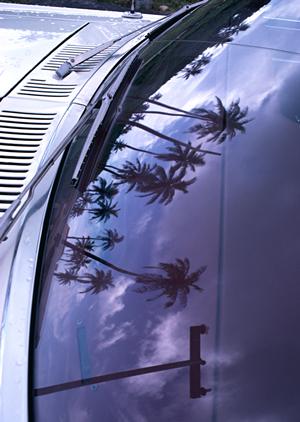 自動車カバーをすることで愛車を守る